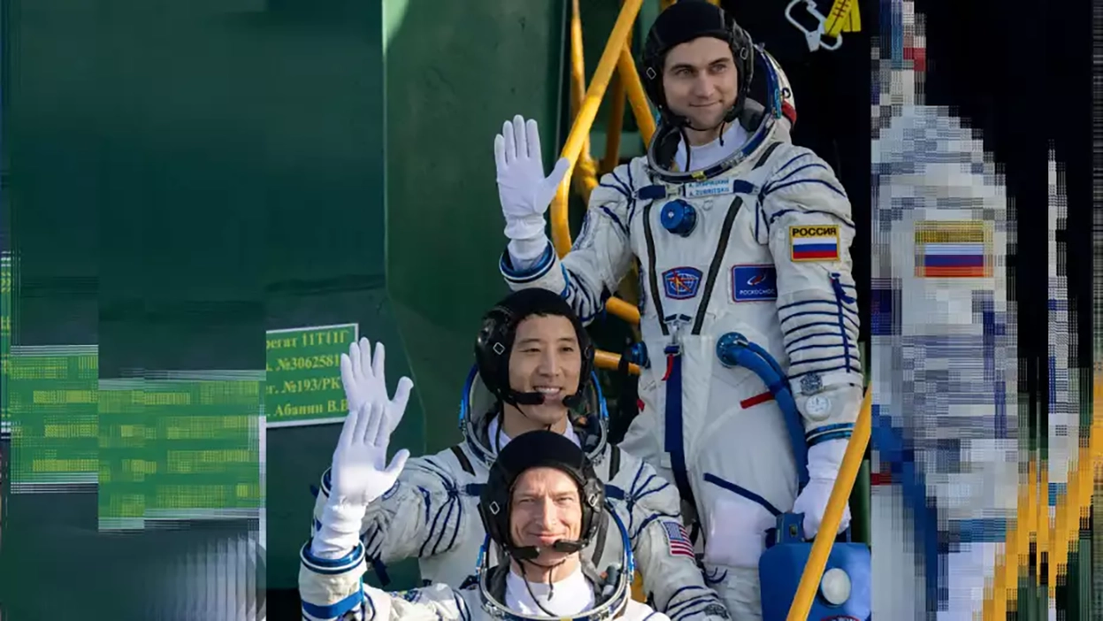 Jonny Kim y cosmonautas rusos cierran un ciclo de 245 días en el espacio