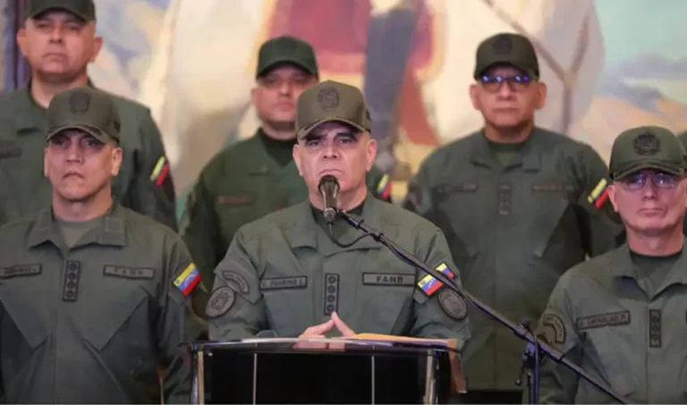 Militares exigen liberación de Maduro y designan a Delcy Rodríguez como presidenta interina